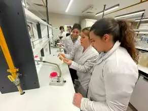 İÜ'den Uçak Yakıtından Yeni Bakteri: Facivitalis İstanbulensis