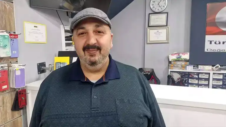 Erbaa'da Cam Kapı Patlaması: İş Yeri Güvenlik Kamerasında!